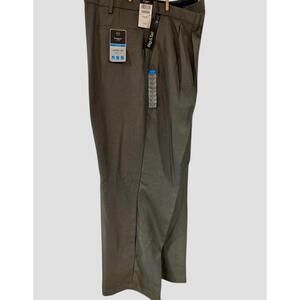 NWT Haggar Men’s Cool 18 Gray 52 X 32 Pants Pleated Flex Waist